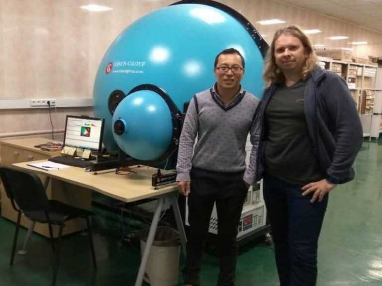 Russia - Free installation and training of LPCE-3 CCD spectroradiometer integrating sphere compact system image