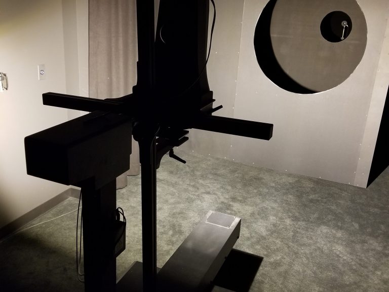 U.S.-Customers install LSG-1700B large horizontal goniophotometer by watching the video image