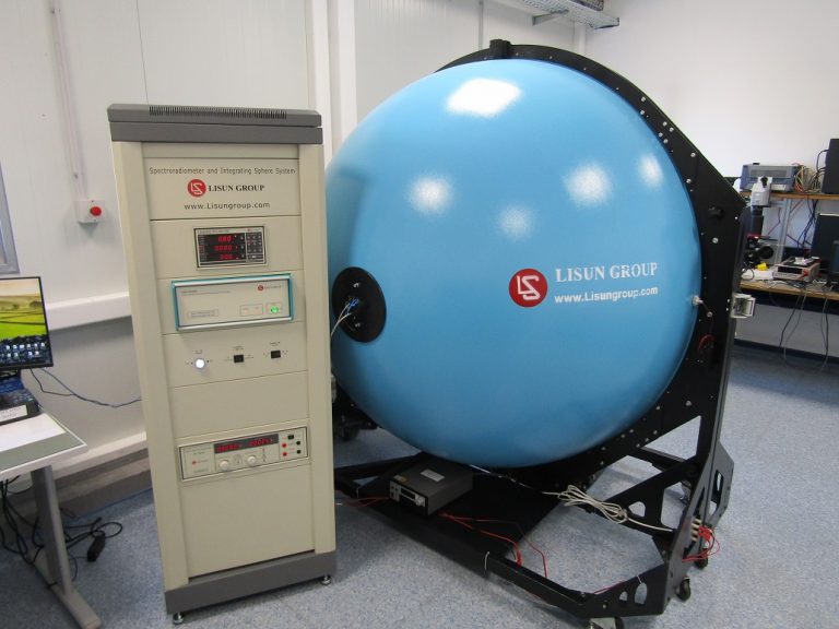 Germany-Customers independently installed LPCE-2 (LMS-9000) High Precision Spectroradiometer Integrating Sphere System by watching the video image