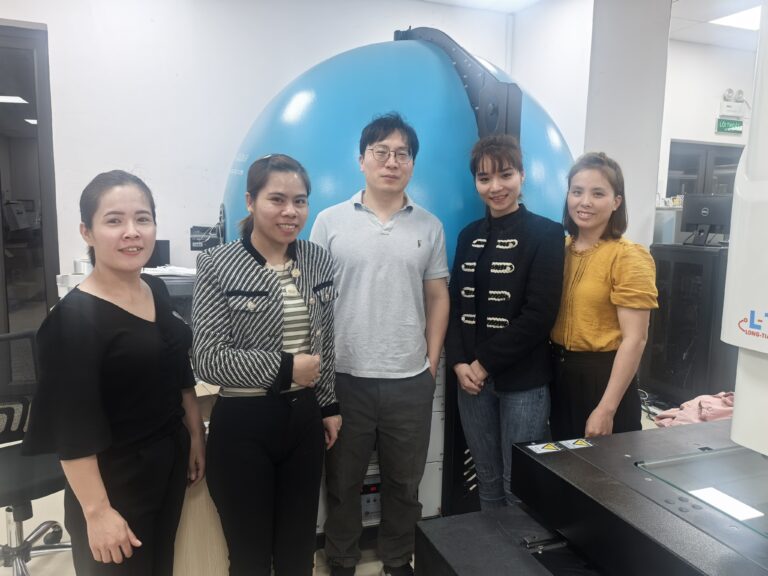 Vietnam – LISUN engineer provide training and calibration for LPCE-3 CCD Spectroradiometer Integrating Sphere Compact System image